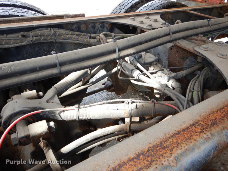 image for item DE0114 2003 Sterling LT7500 dump truck