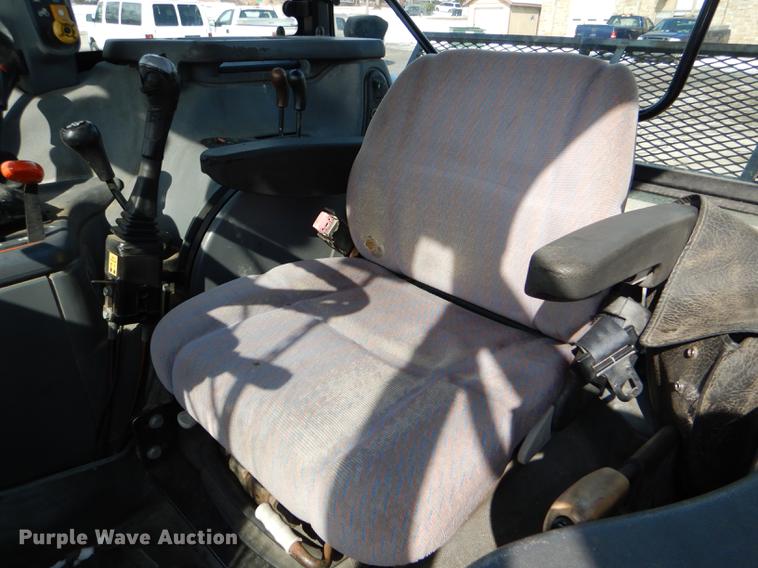 image for item DE0116 2002 New Holland TS100 tractor