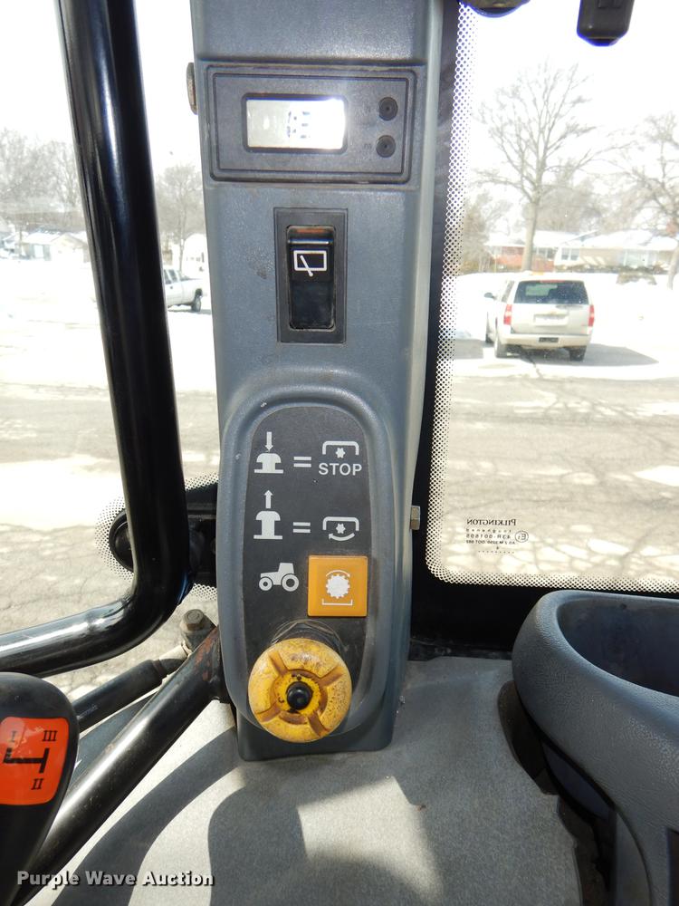 image for item DE0116 2002 New Holland TS100 tractor