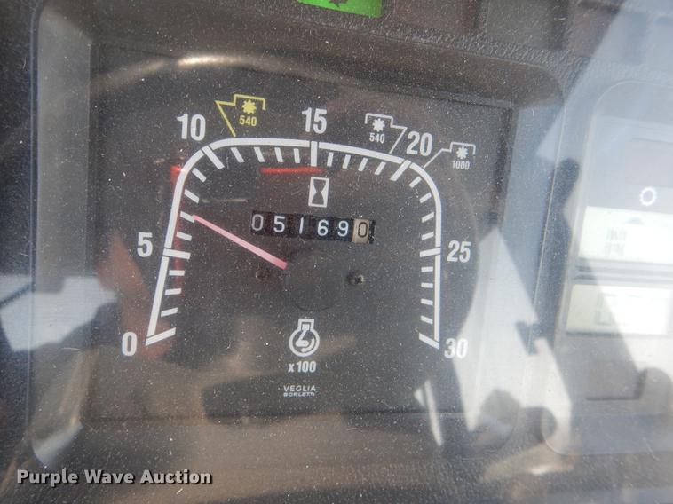 image for item DE0116 2002 New Holland TS100 tractor