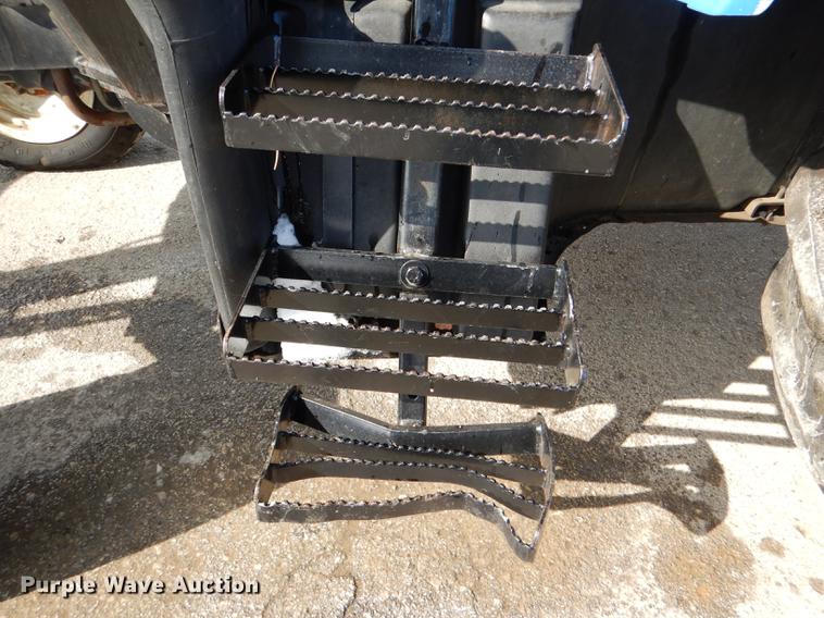 image for item DE0116 2002 New Holland TS100 tractor