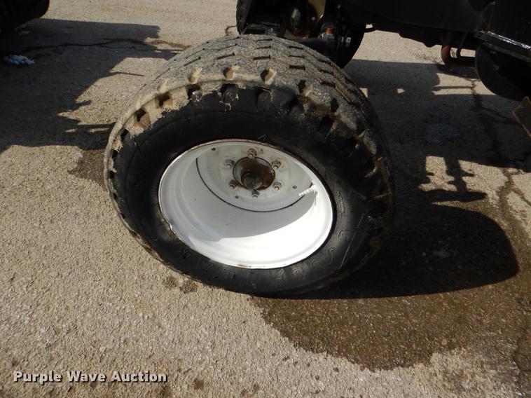 image for item DE0116 2002 New Holland TS100 tractor