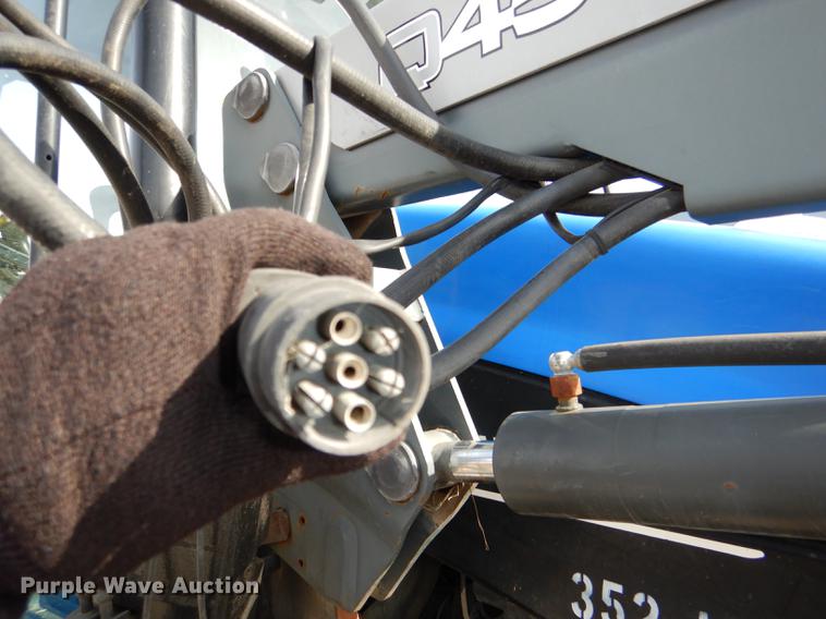 image for item DE0116 2002 New Holland TS100 tractor