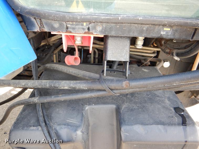 image for item DE0116 2002 New Holland TS100 tractor