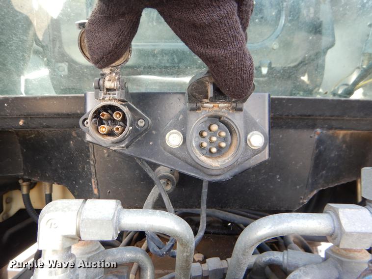 image for item DE0116 2002 New Holland TS100 tractor