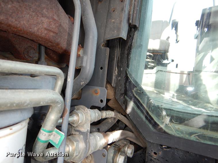 image for item DE0116 2002 New Holland TS100 tractor