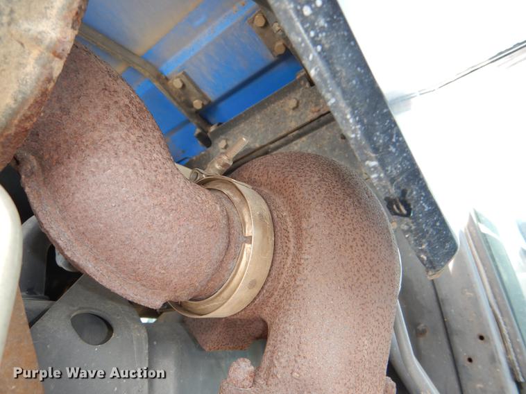 image for item DE0116 2002 New Holland TS100 tractor