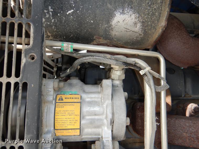 image for item DE0116 2002 New Holland TS100 tractor