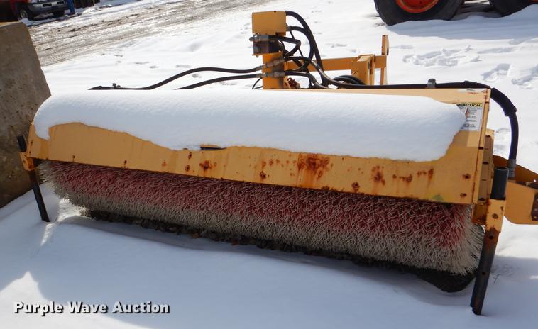 image for item DE0117 2004 MB TKH broom head