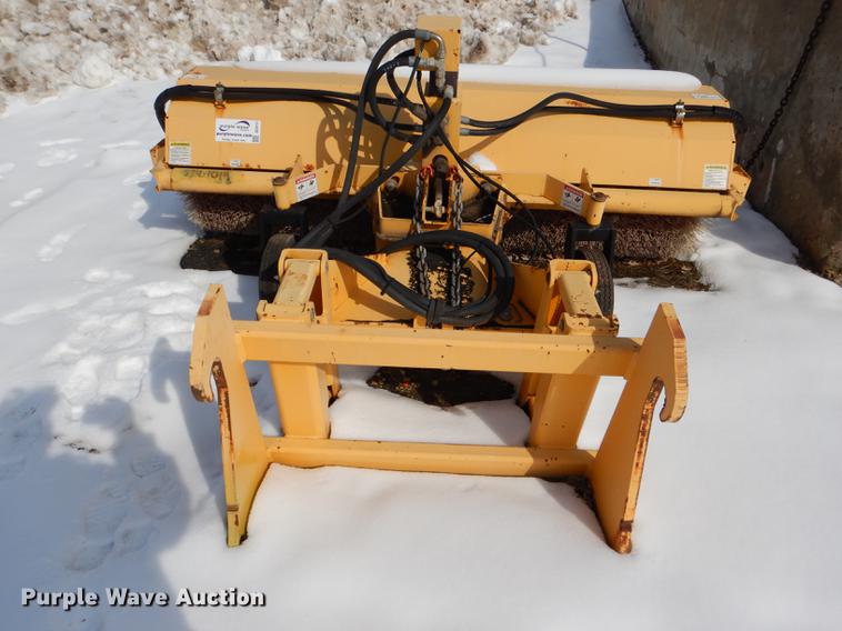 image for item DE0117 2004 MB TKH broom head