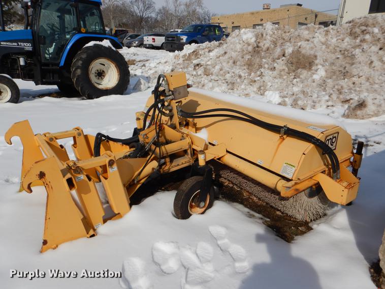 image for item DE0117 2004 MB TKH broom head