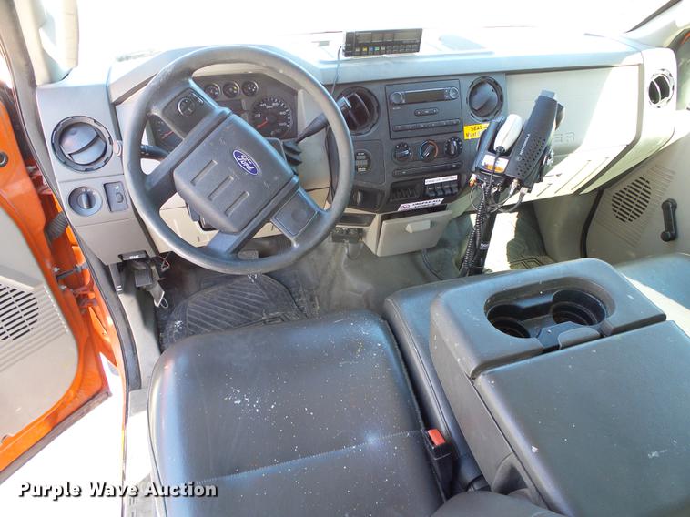 image for item DF2958 2009 Ford F250 Super Duty XL Crew Cab utility bed pickup truck