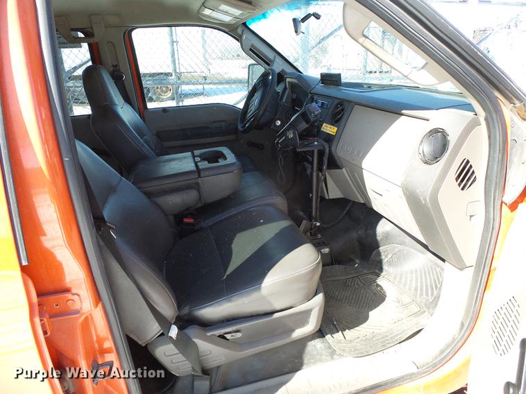 image for item DF2958 2009 Ford F250 Super Duty XL Crew Cab utility bed pickup truck