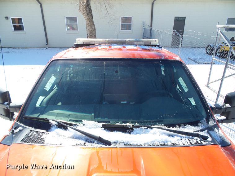 image for item DF2958 2009 Ford F250 Super Duty XL Crew Cab utility bed pickup truck