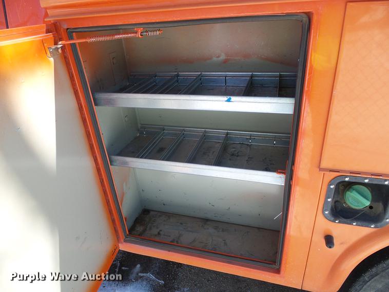 image for item DF2958 2009 Ford F250 Super Duty XL Crew Cab utility bed pickup truck