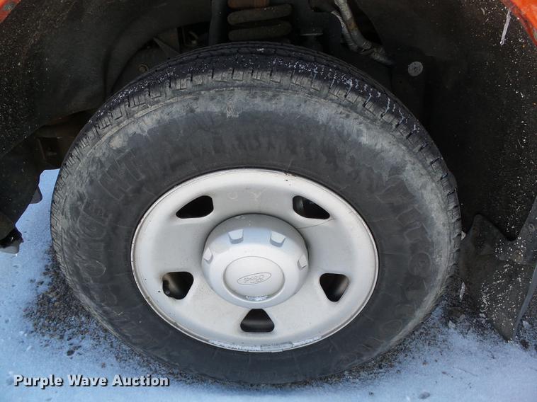 image for item DF2958 2009 Ford F250 Super Duty XL Crew Cab utility bed pickup truck