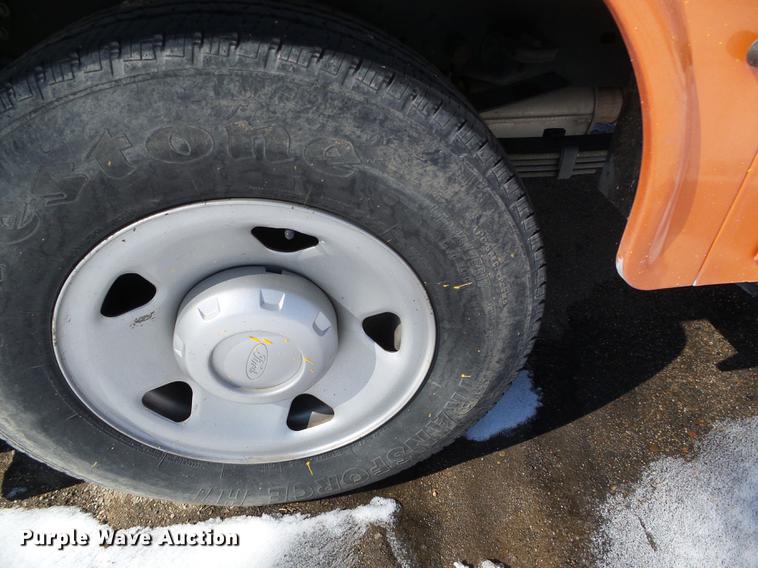 image for item DF2958 2009 Ford F250 Super Duty XL Crew Cab utility bed pickup truck