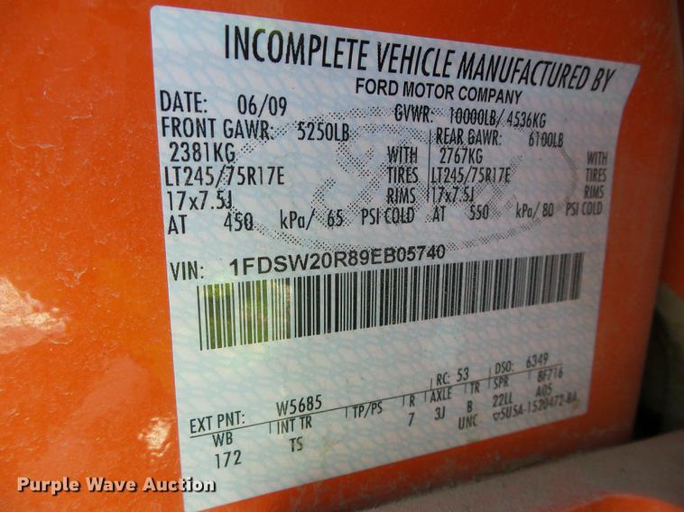 image for item DF2958 2009 Ford F250 Super Duty XL Crew Cab utility bed pickup truck