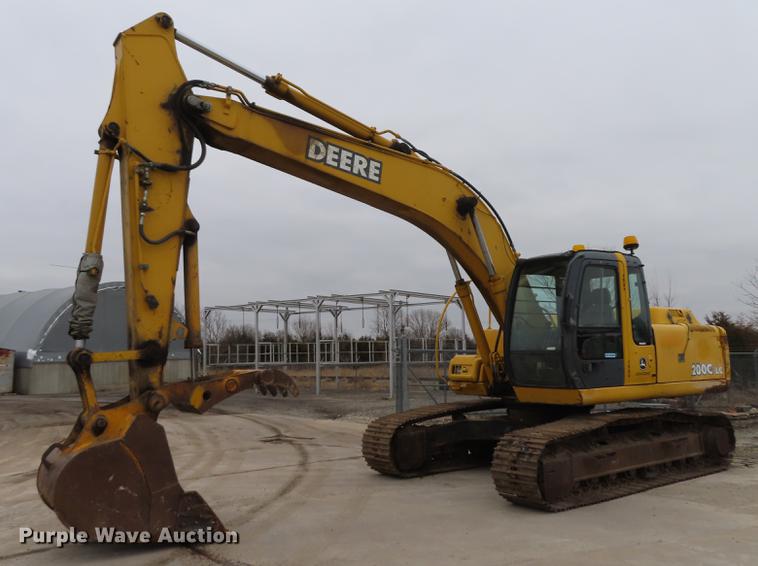 image for item DN9092 2005 John Deere 200C LC excavator