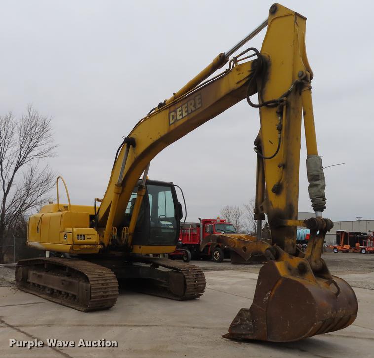 image for item DN9092 2005 John Deere 200C LC excavator
