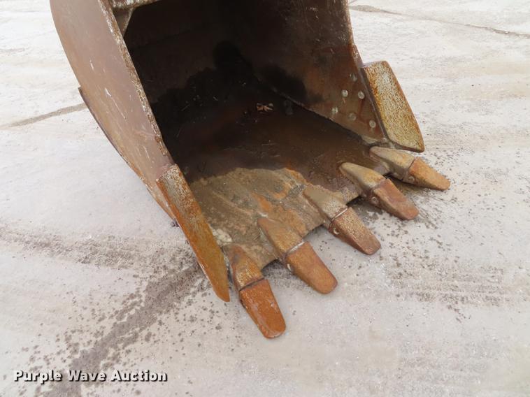 image for item DN9092 2005 John Deere 200C LC excavator