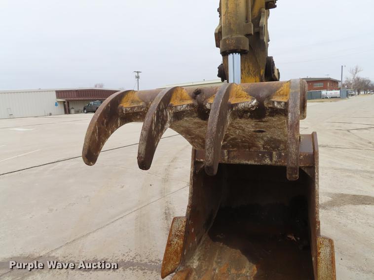 image for item DN9092 2005 John Deere 200C LC excavator