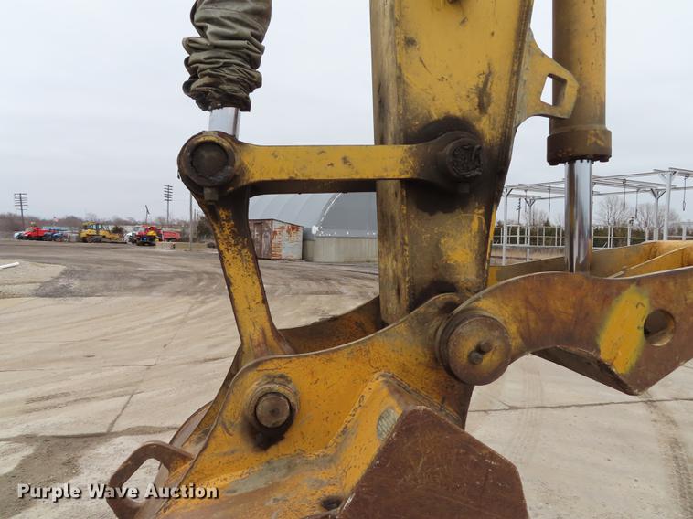 image for item DN9092 2005 John Deere 200C LC excavator