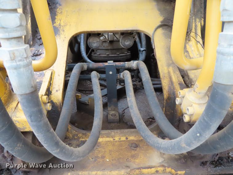 image for item DN9092 2005 John Deere 200C LC excavator