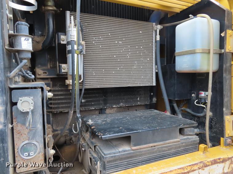 image for item DN9092 2005 John Deere 200C LC excavator