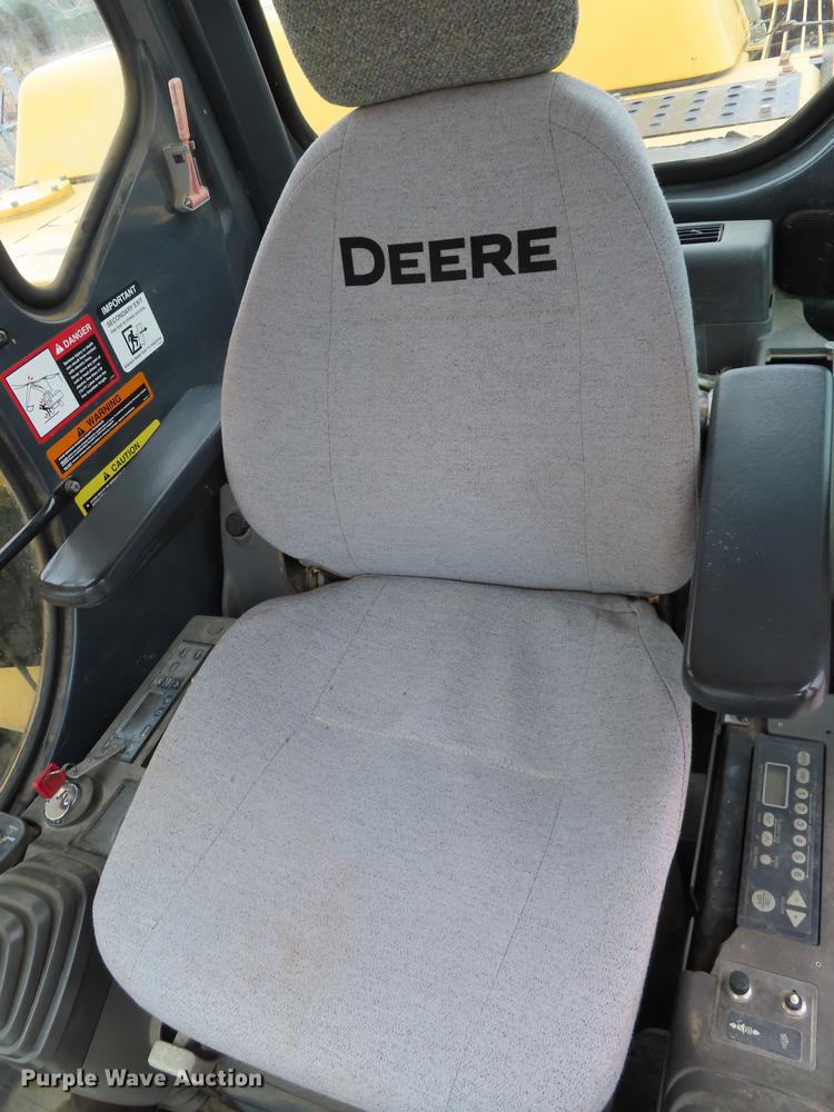 image for item DN9092 2005 John Deere 200C LC excavator