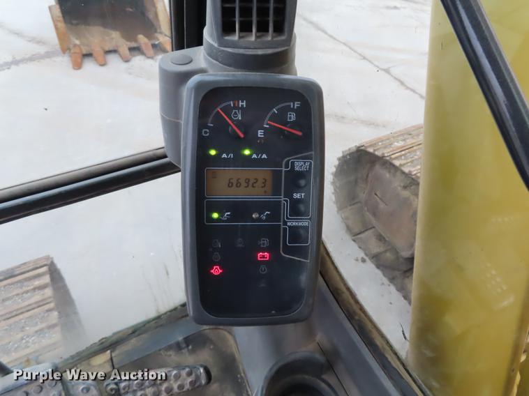 image for item DN9092 2005 John Deere 200C LC excavator