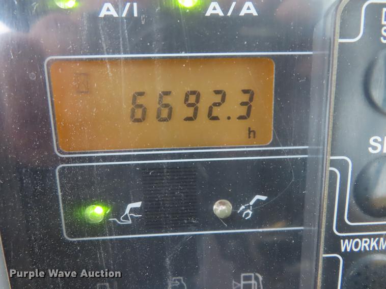 image for item DN9092 2005 John Deere 200C LC excavator