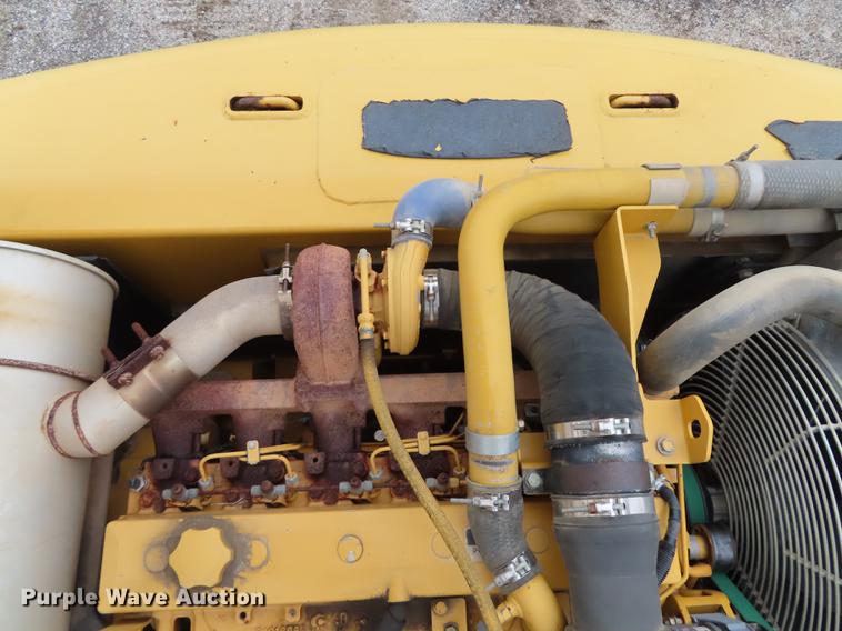 image for item DN9092 2005 John Deere 200C LC excavator