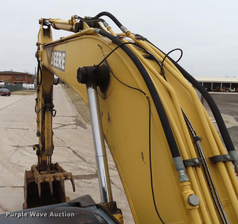 image for item DN9092 2005 John Deere 200C LC excavator