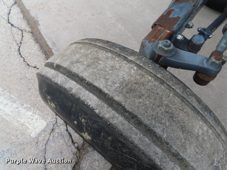 image for item DN9093 2002 New Holland TS100 tractor