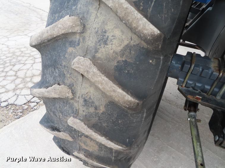 image for item DN9093 2002 New Holland TS100 tractor