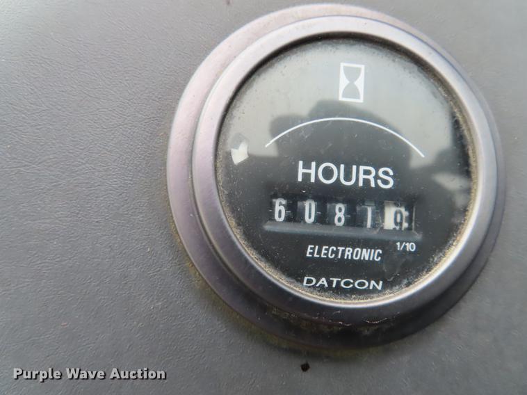 image for item DN9093 2002 New Holland TS100 tractor