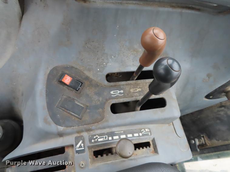 image for item DN9093 2002 New Holland TS100 tractor