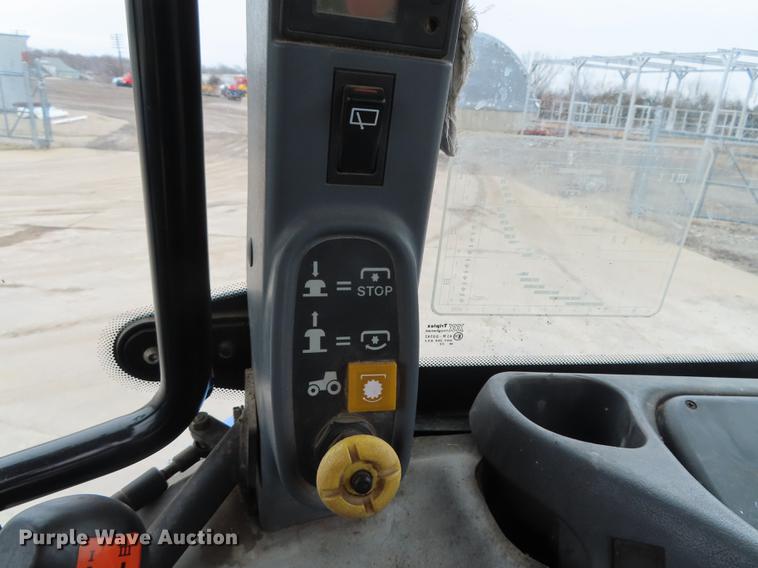 image for item DN9093 2002 New Holland TS100 tractor