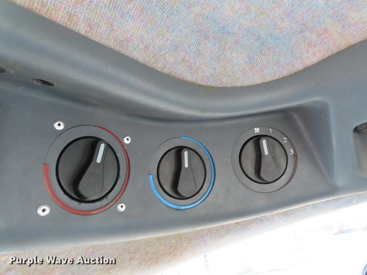 image for item DN9093 2002 New Holland TS100 tractor