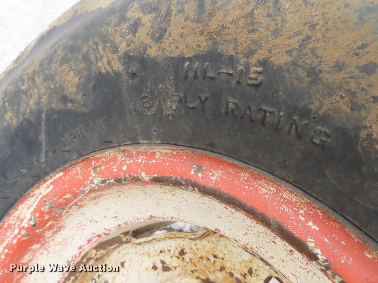 image for item DN9094 2002 New Holland TS100 tractor