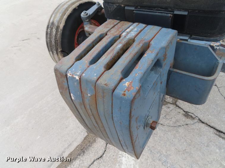 image for item DN9094 2002 New Holland TS100 tractor