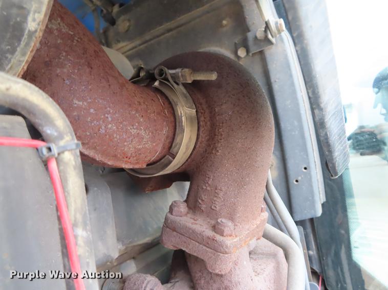 image for item DN9094 2002 New Holland TS100 tractor