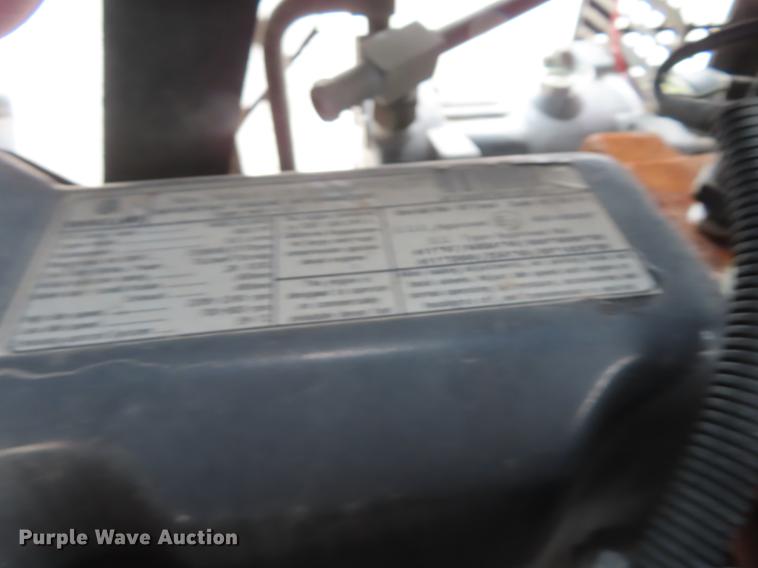 image for item DN9094 2002 New Holland TS100 tractor