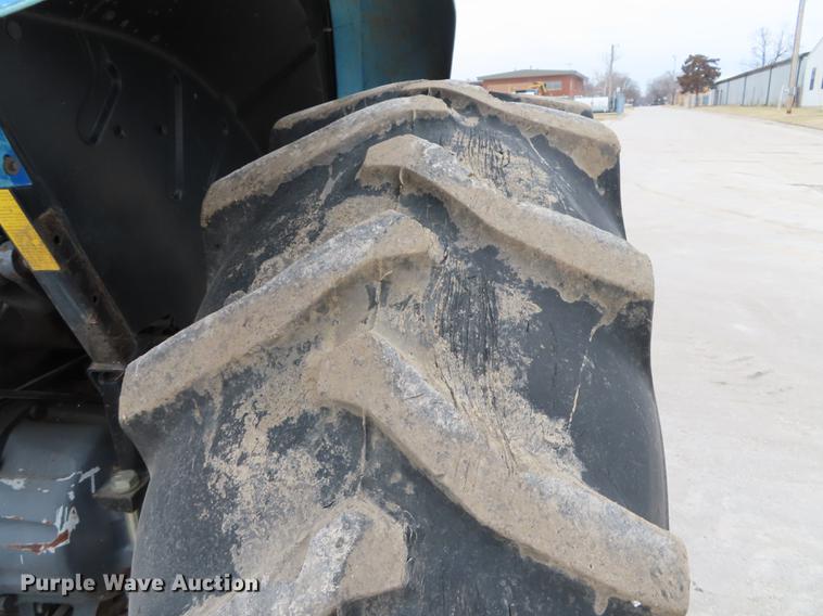 image for item DN9094 2002 New Holland TS100 tractor