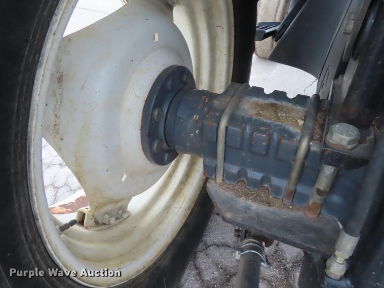 image for item DN9094 2002 New Holland TS100 tractor