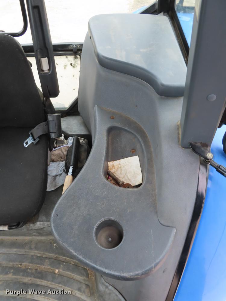 image for item DN9094 2002 New Holland TS100 tractor