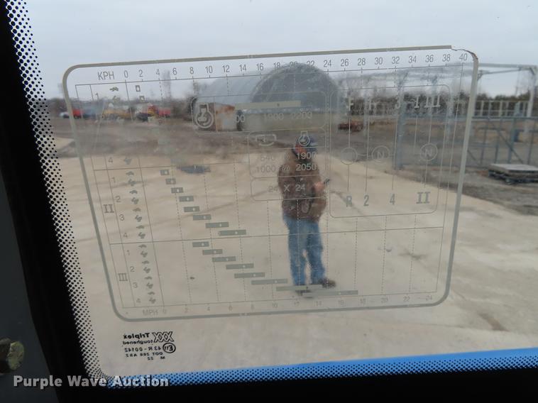 image for item DN9094 2002 New Holland TS100 tractor