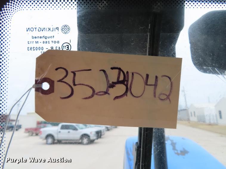 image for item DN9094 2002 New Holland TS100 tractor