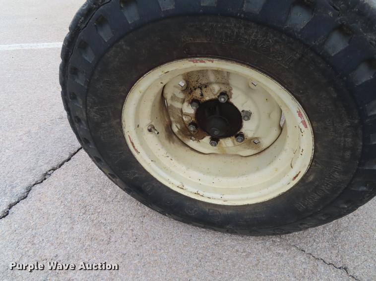 image for item DN9095 2000 New Holland TS100 tractor